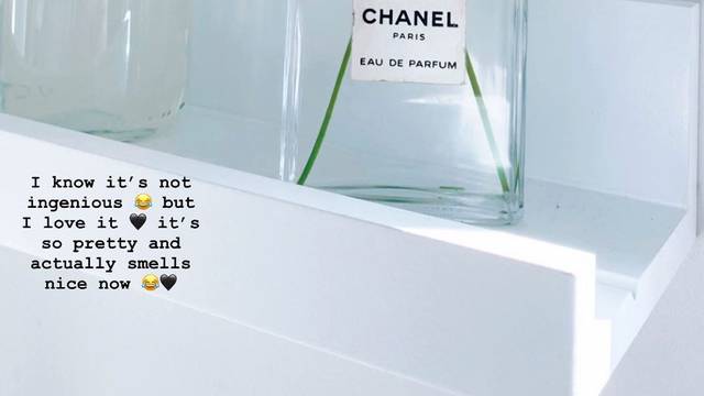 Praznu bočicu Chanel parfema pretvorila u ovu  modernu vazu