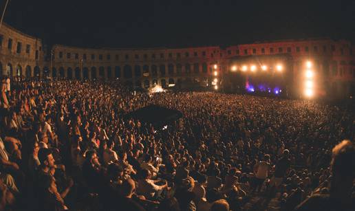 Manje od mjesec dana do 7. Dimensionsa uz 150 izvođača