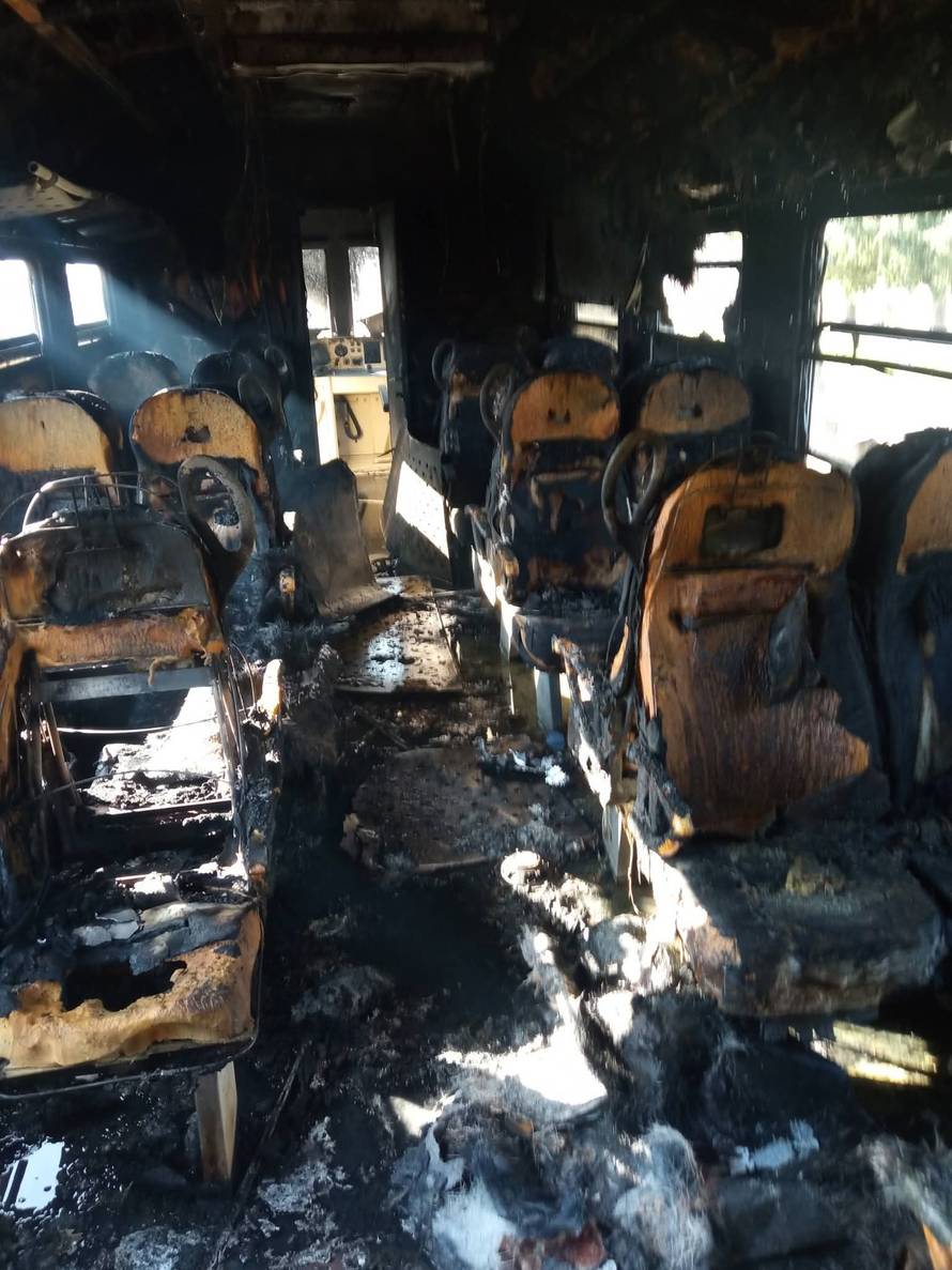 BUKTINJA U SLAVONIJI Planuo putnički vlak na kolodvoru!