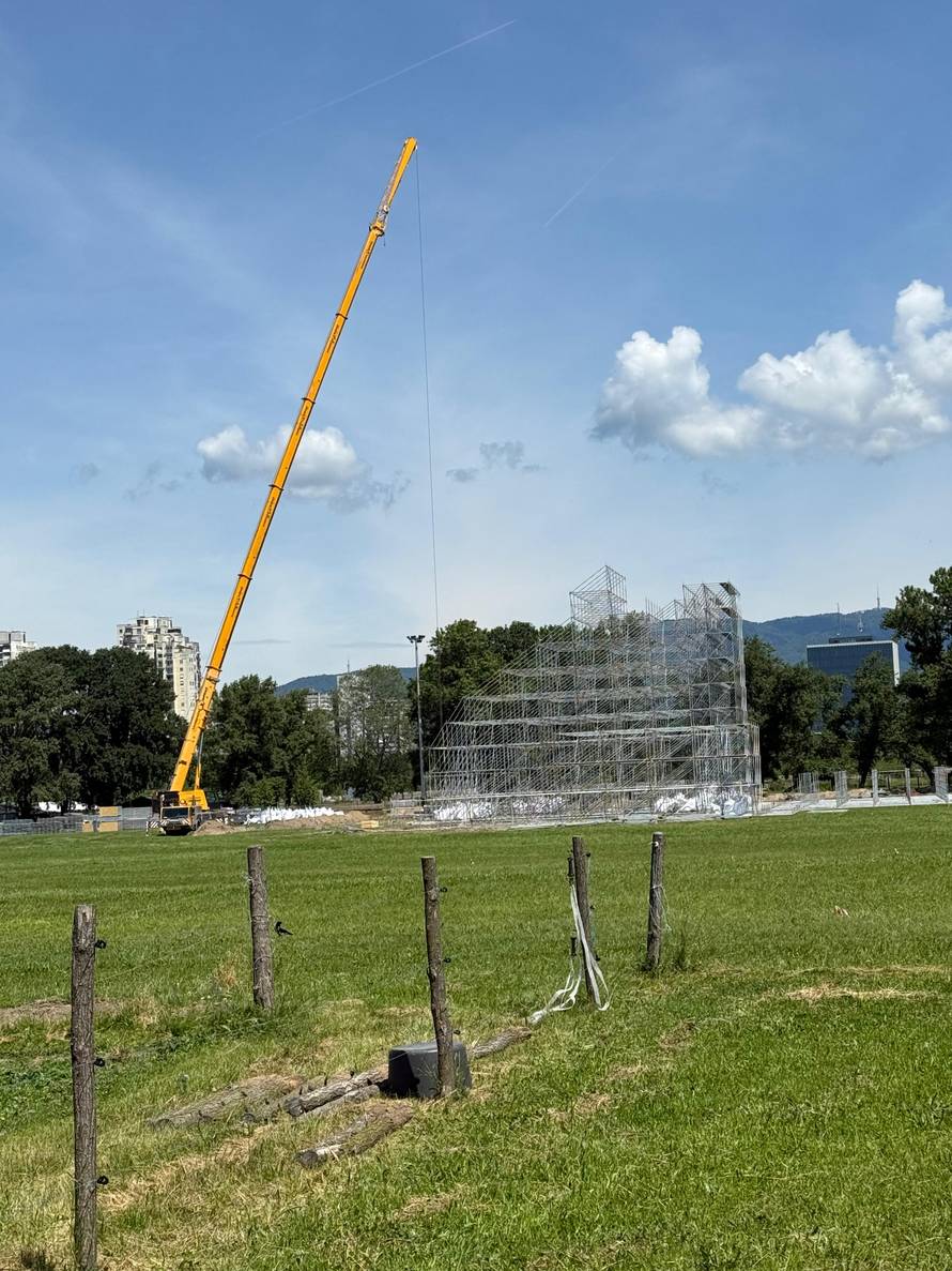 FOTO Pogledajte kako izgledaju radovi na Hipodromu: Postavili konstrukciju, sve više strojeva...