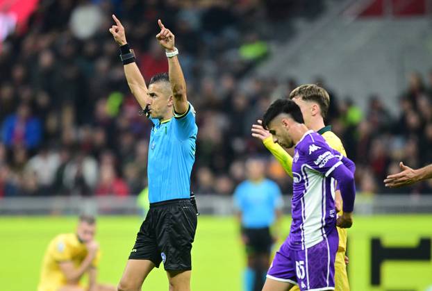 Serie A - AC Milan v Fiorentina