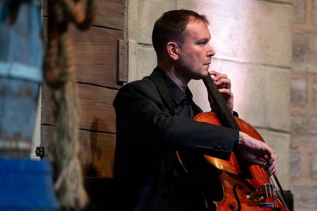 Zagreb: Tomislav Bralić i klapa Intrade proslavili 40 godina karijere u Areni Zagreb