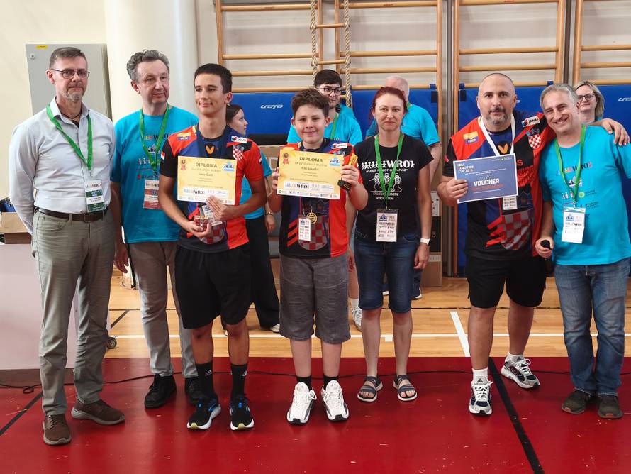 Osječki robotičari su među najboljima u Hrvatskoj: Deset nas ide na finale u Portoriko