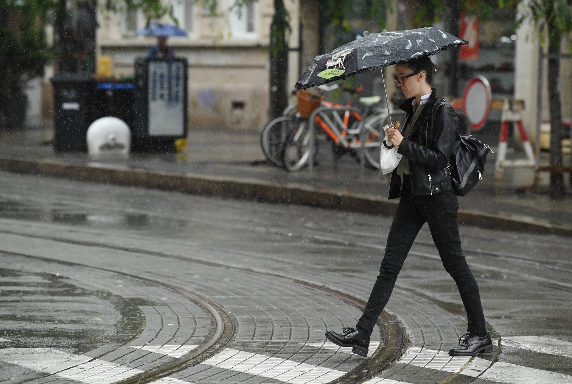 Kisni Dan U Zagrebu Grad Se Sareni Od Kisobrana 24sata