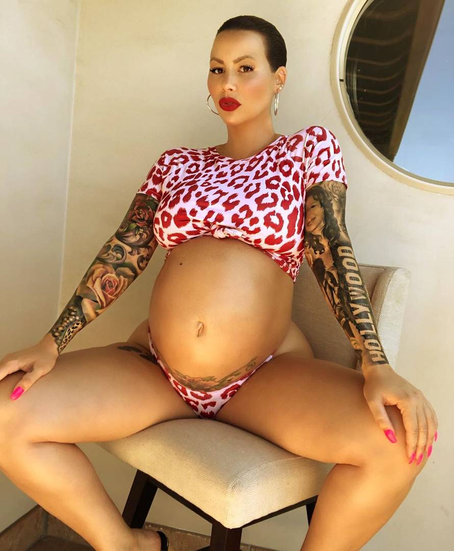 Amber Rose rodila prije mjesec dana i već otišla na liposukciju