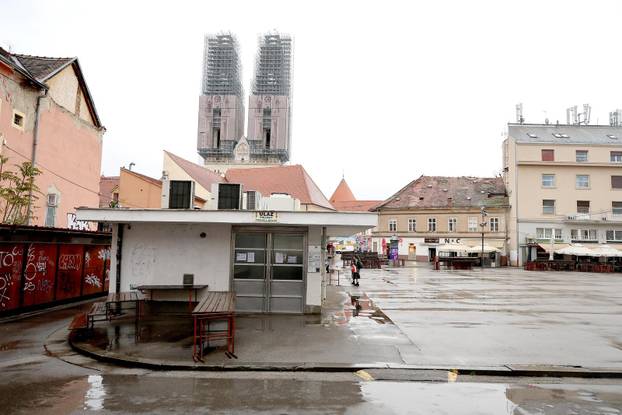 Zagreb: Dolac je jutros pust, prodaja je premještena na Europski trg
