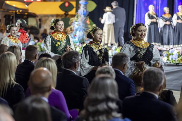 Vinkovci: 60. Vinkovačke jeseni pod sloganom "Jesen rumeni jabuka"