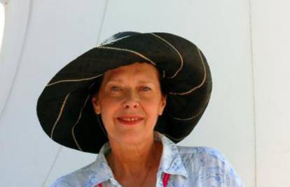 'Emmanuelle' je izgubila bitku s rakom grla u 61. godini života