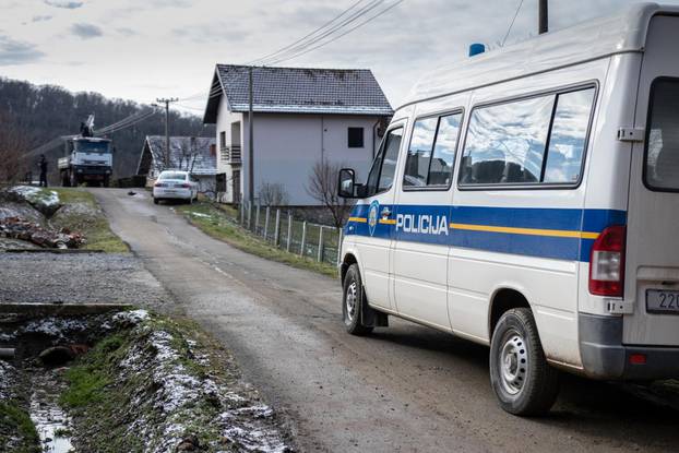 Na radnike HEP-a bacio bombu nakon što su mu došli isključiti struju