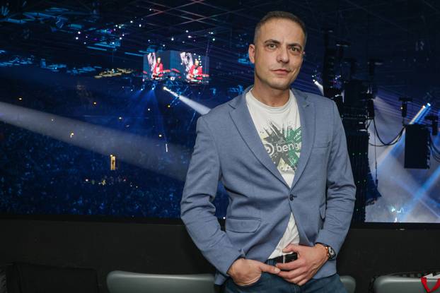 Zagreb: Peđa Jovanović održao koncert u Areni