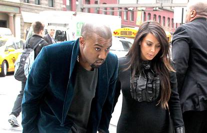 Kanyeov Lamborghini oštetila su vrata na imanju trudne Kim