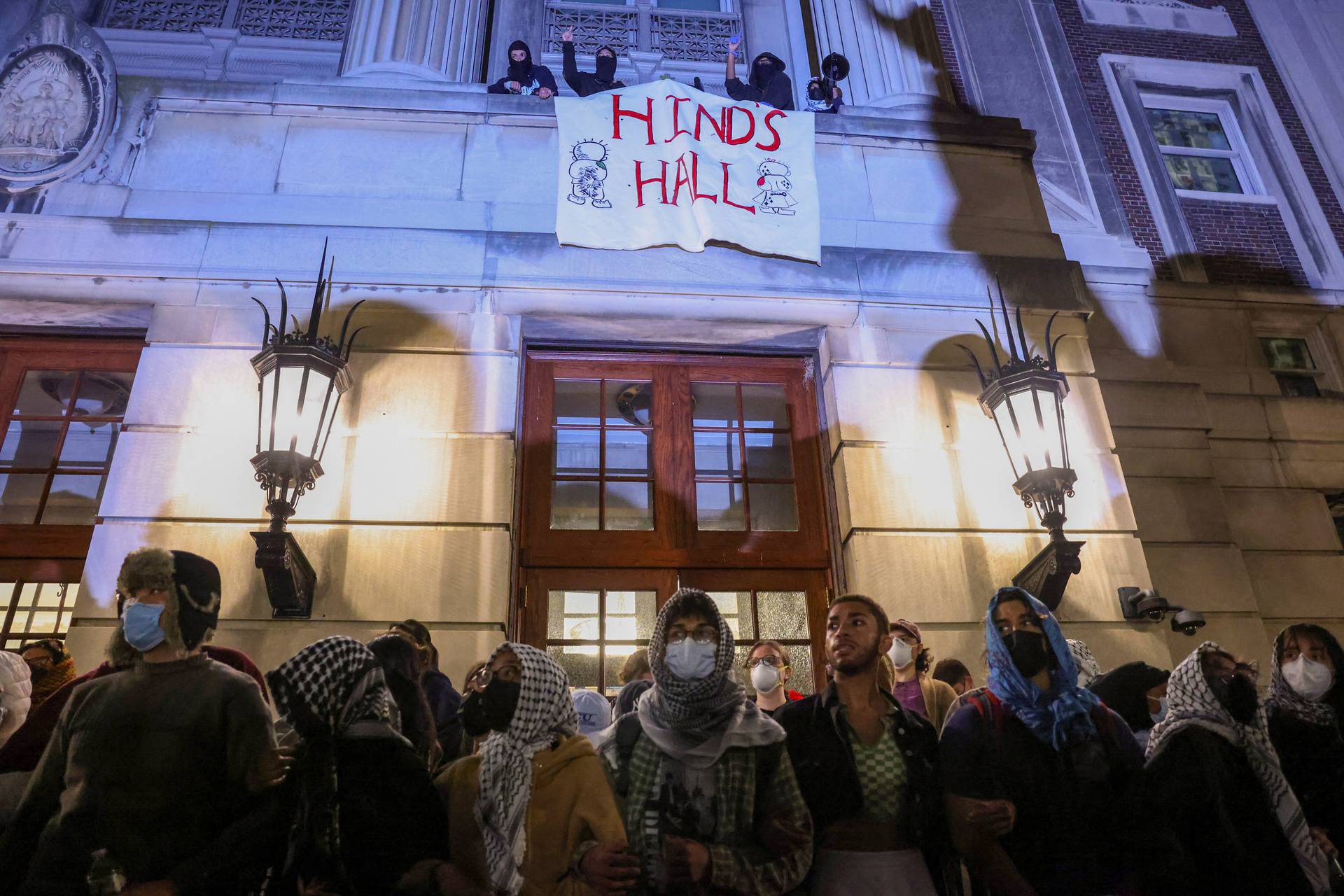 Protests continue on Columbia University campus in support of Palestinians