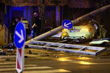 Zagreb: BMW-om u Dubravi sru&scaron;io semafor