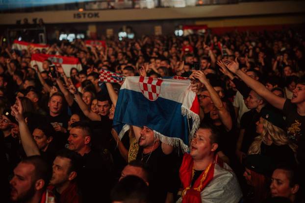 FOTO Pogledajte kako je bilo drugu večer zaredom na koncertu Thompsona u Splitu