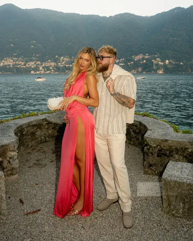 FOTO Voli pozirati bez gaćica, a sad i bez grudnjaka. Jutta je opet izbezumila obožavatelje
