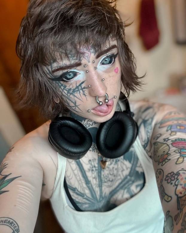 FOTO Djevojka riskirala sljepoću zbog tetovaže očnih jabučica: Izgledam kao riba, ali ne žalim