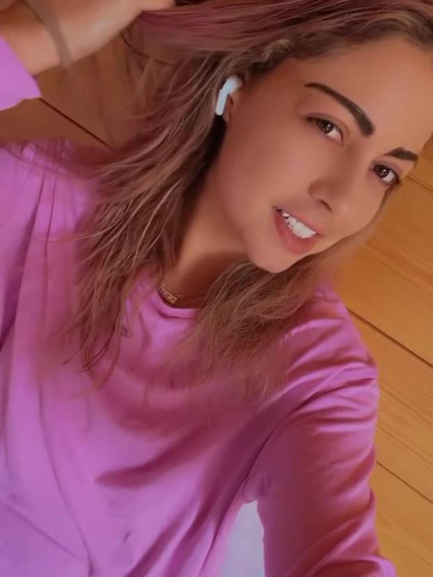 FOTO Tko je tenisačica čija je fotka u toplesu šokirala svijet?