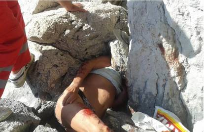 Zaglavio u stijeni: Pilili i micali kamenje da izvuku turista (80) 