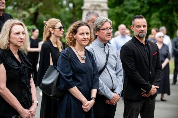 Zagreb: Sprovod redatelja Zrinka Ogreste na Mirogoju