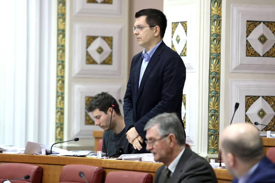 'Treba vam skinuti imunitet i poslati vas svih na Goli otok'