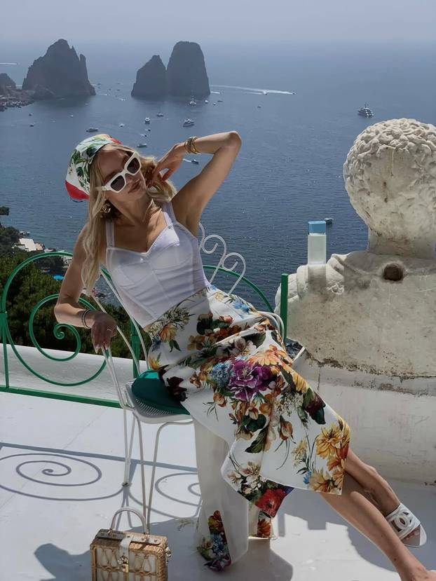 Leonie osvaja internet svojim izgledom, a mnogi njeno zanimanje smatraju površnim