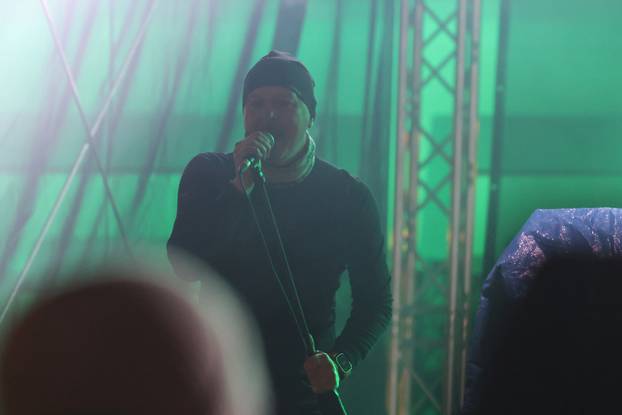 Osječani i njihovi gosti u novu 2026. godinu ušli su uz zvukove legendarnog Miroslava Škore