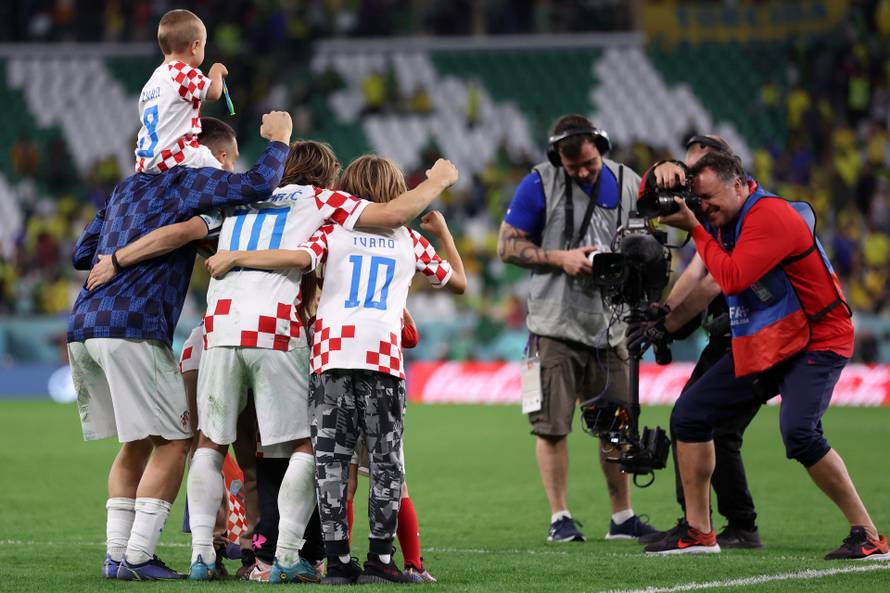 KATAR 2022 - Luka Modrić slavio u društvu djece i Matea Kovačića 