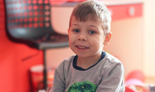 Karlo (5) ima rijetku bolest, a birokrati mu uzeli invalidninu!