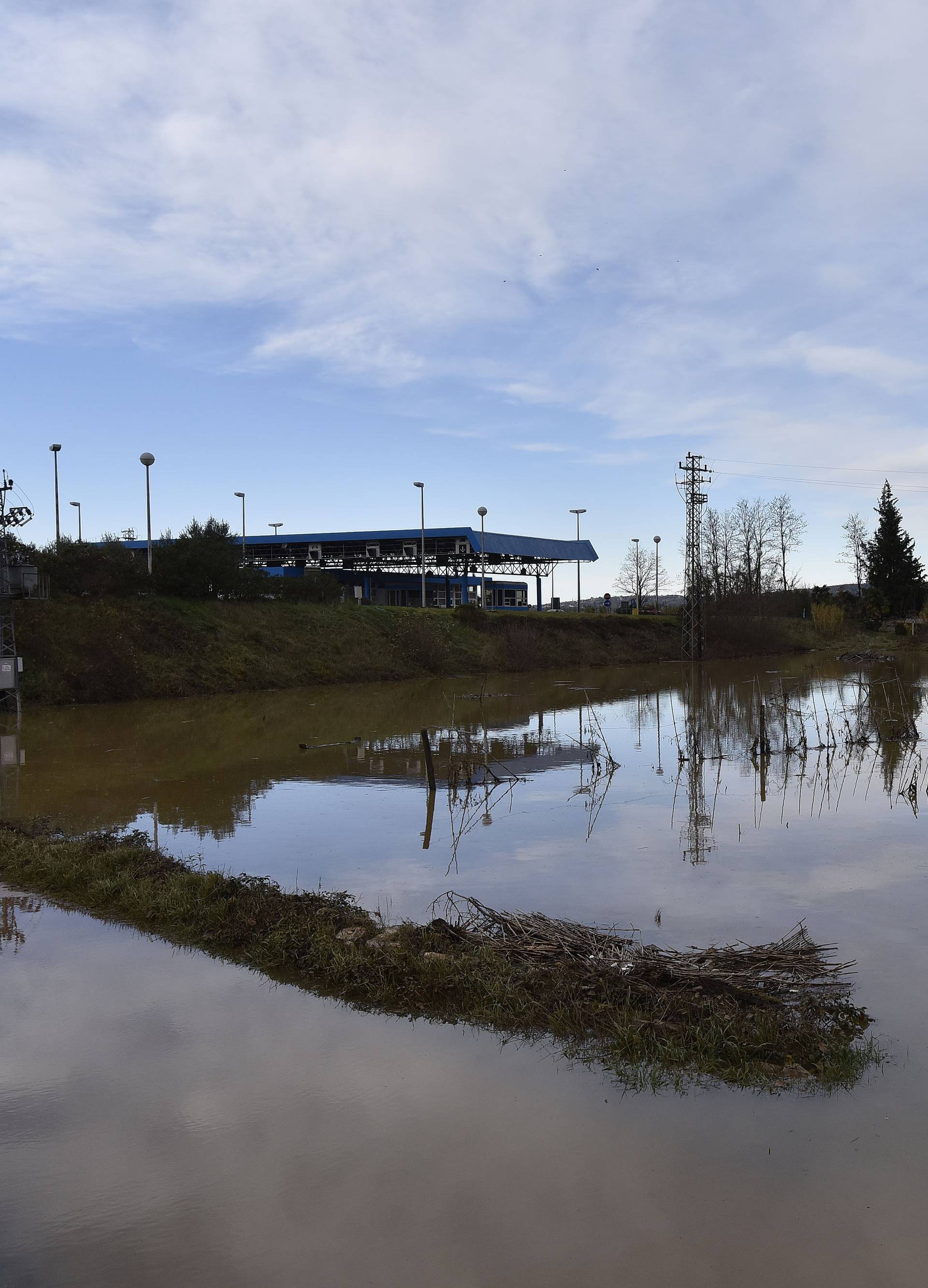 'Dvorište mi se pretvorilo u jezero, nisam mogao na cestu'