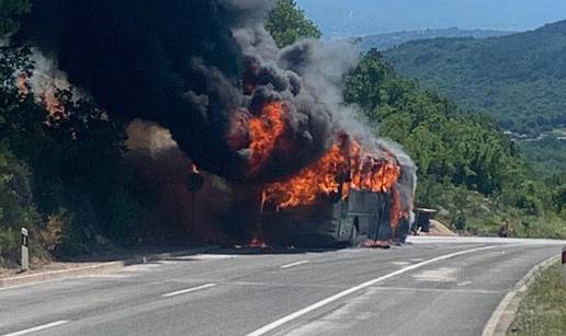 Djeca su istrčala iz gorućeg autobusa, u Zadar su krenuli na izlet u izvanškolskoj organizaciji