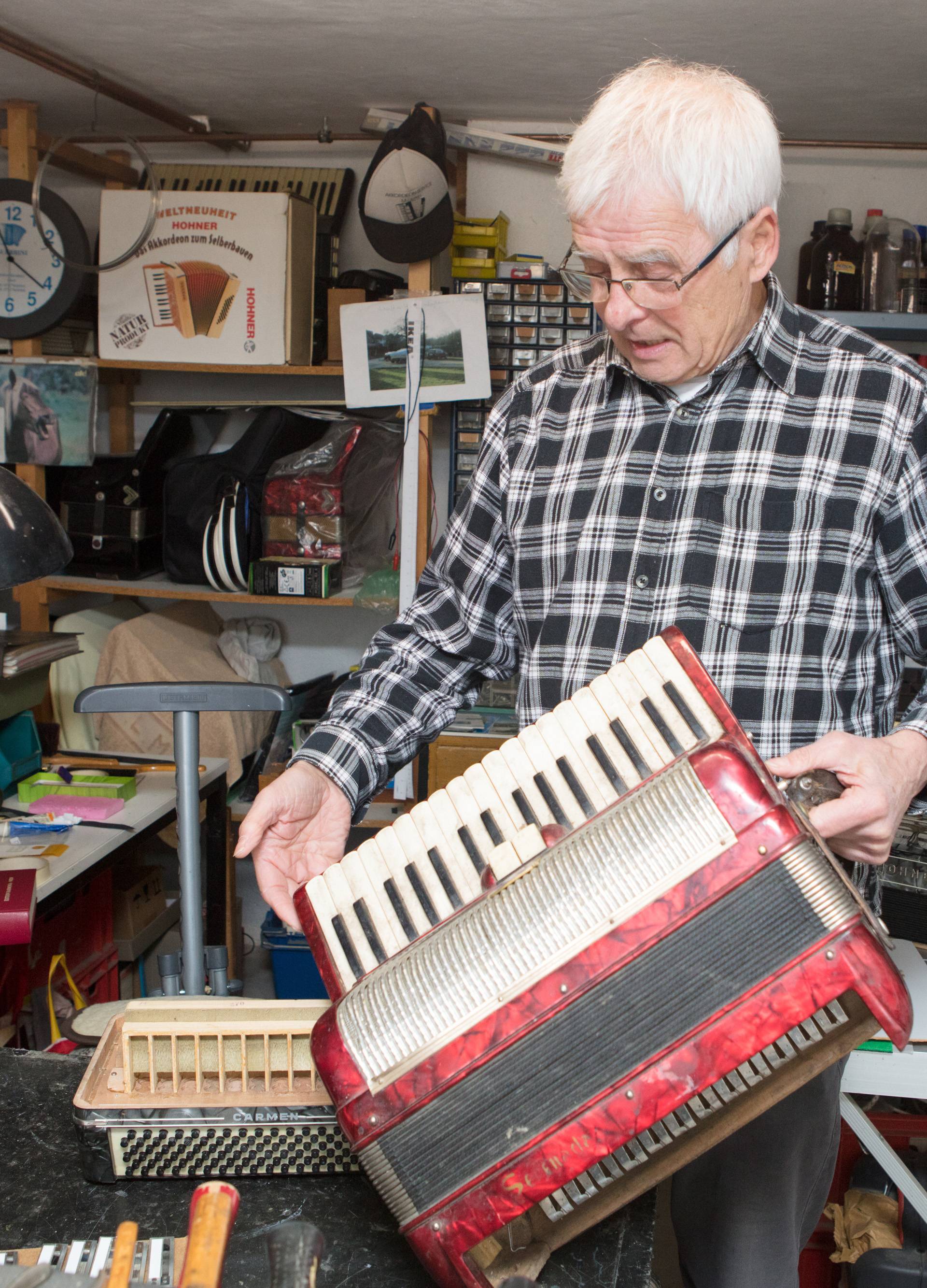 Instrument se vraća: Nema mi života bez mojih harmonika