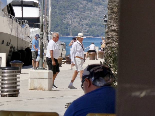 Rod Stewart s obitelji proveo jutro u Trogiru