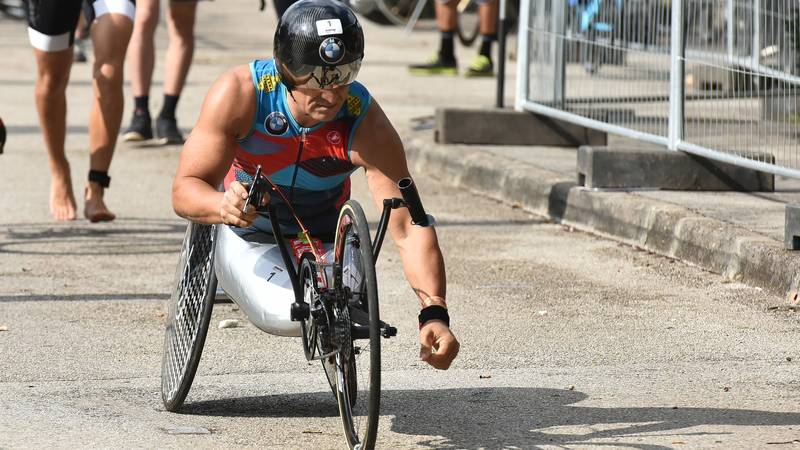 Umro je Alex Zanardi, vozač F1 koji je pobijedio nemoguće
