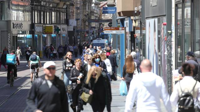 Zagreb: Lijepo vrijeme uz visoke temperature polako vraća staru sliku grada