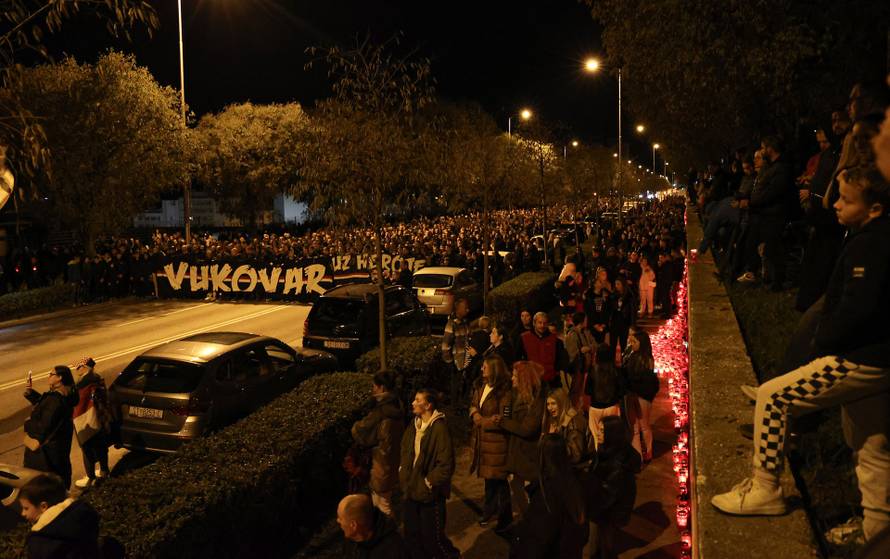 Split: Održan mimohod Torcide za Vukovar