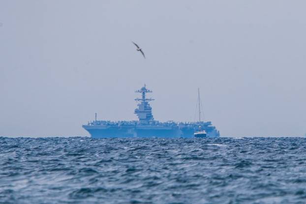 Najveći ratni brod ikada sagrađen, USS Gerald R. Ford, uplovio ispred Splita 