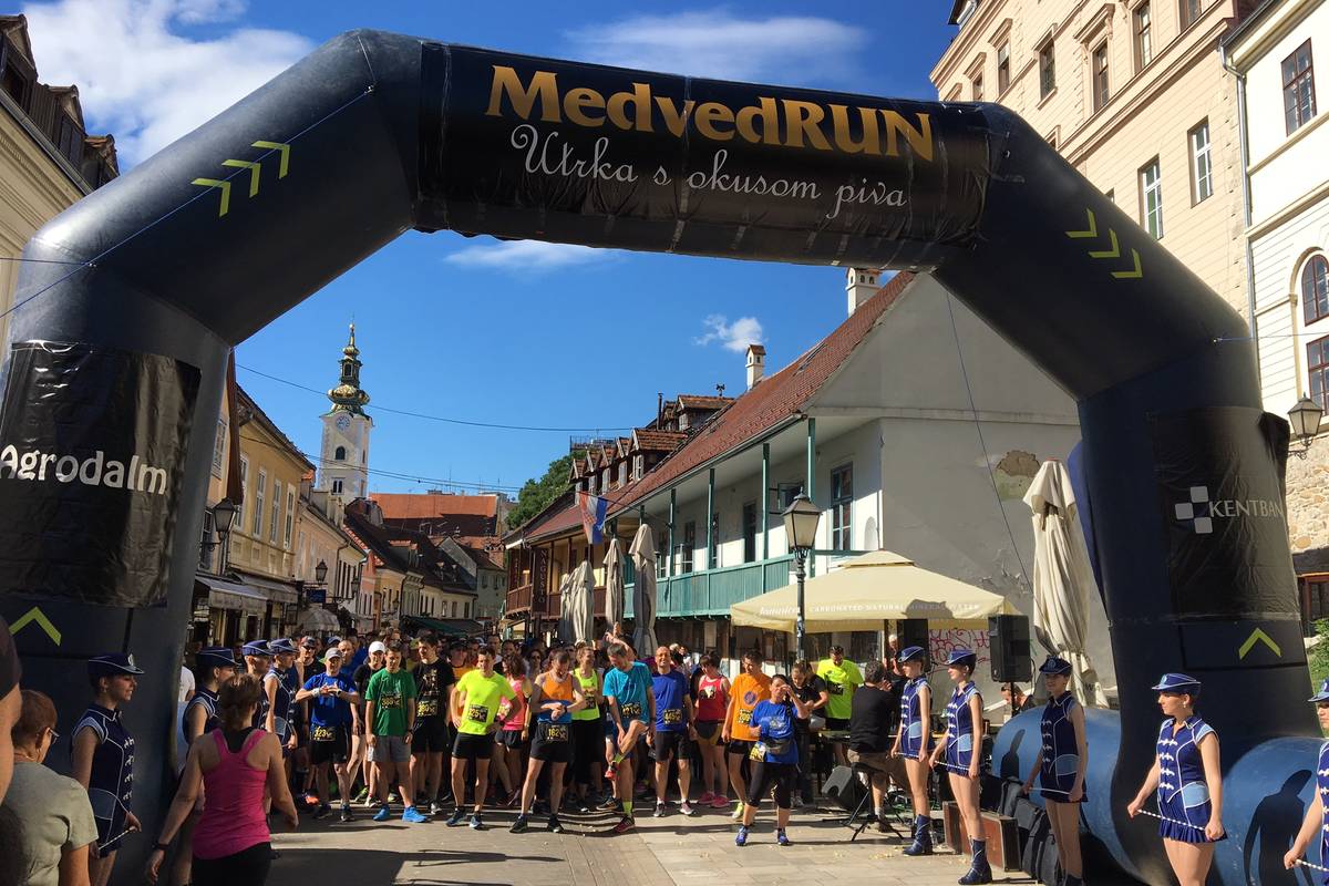 Počela je utrka MedvedRUN 2018 u Tkalči!