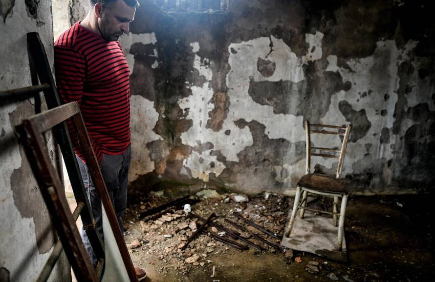 'Sine moj, vrati se... Kao majka samo još sanjam da te zagrlim'