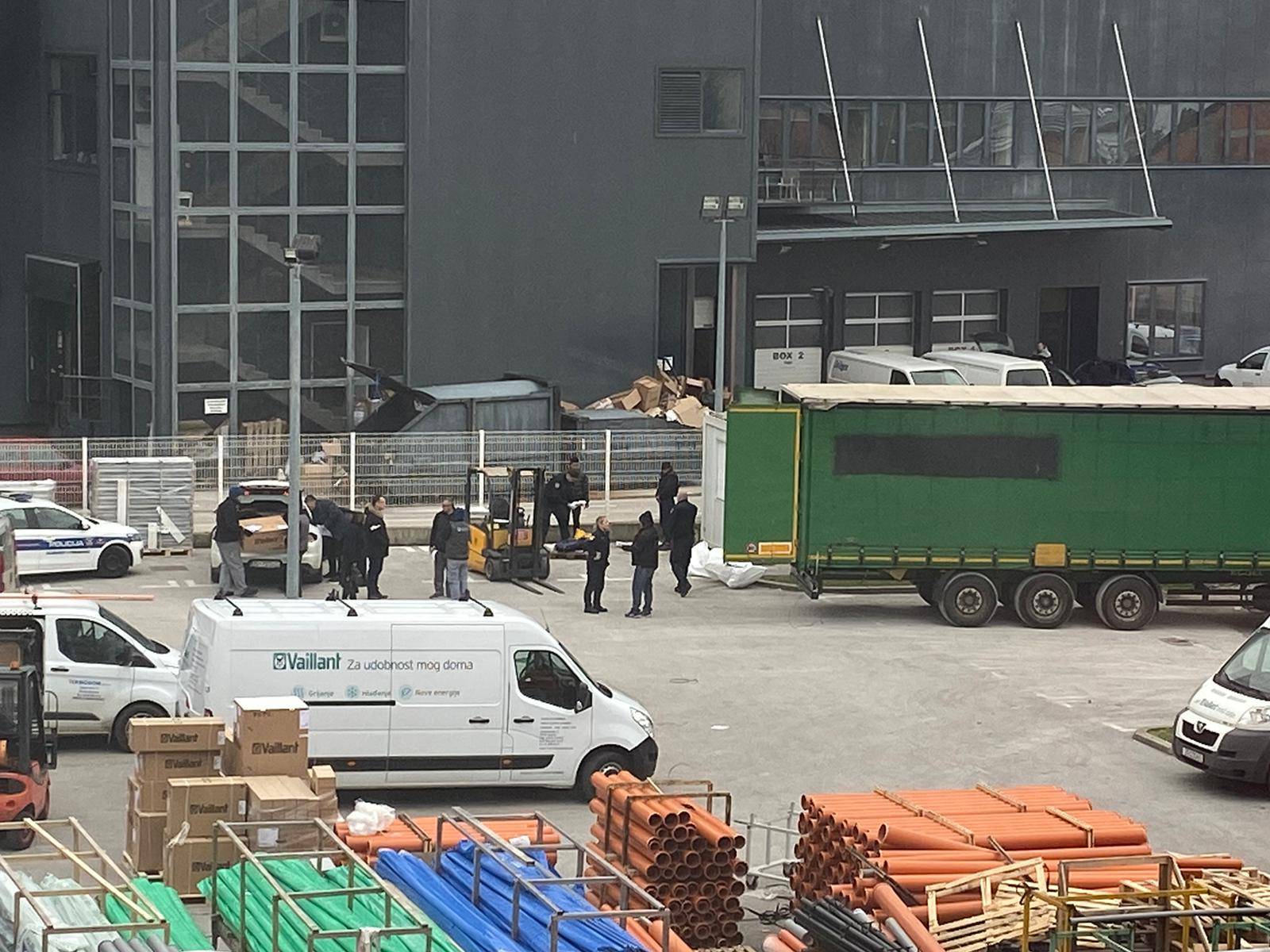 Ušuljali se u kamion: Policija u Zagrebu pronašla dva migranta