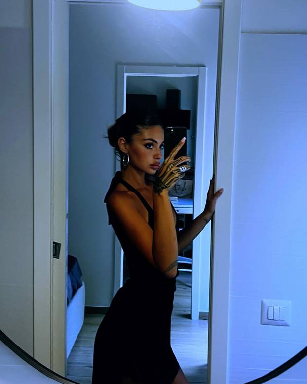 FOTO Njezin bivši je stup obrane u Arsenalu, a za njom slini cijela Italija! Ona je savršeni model