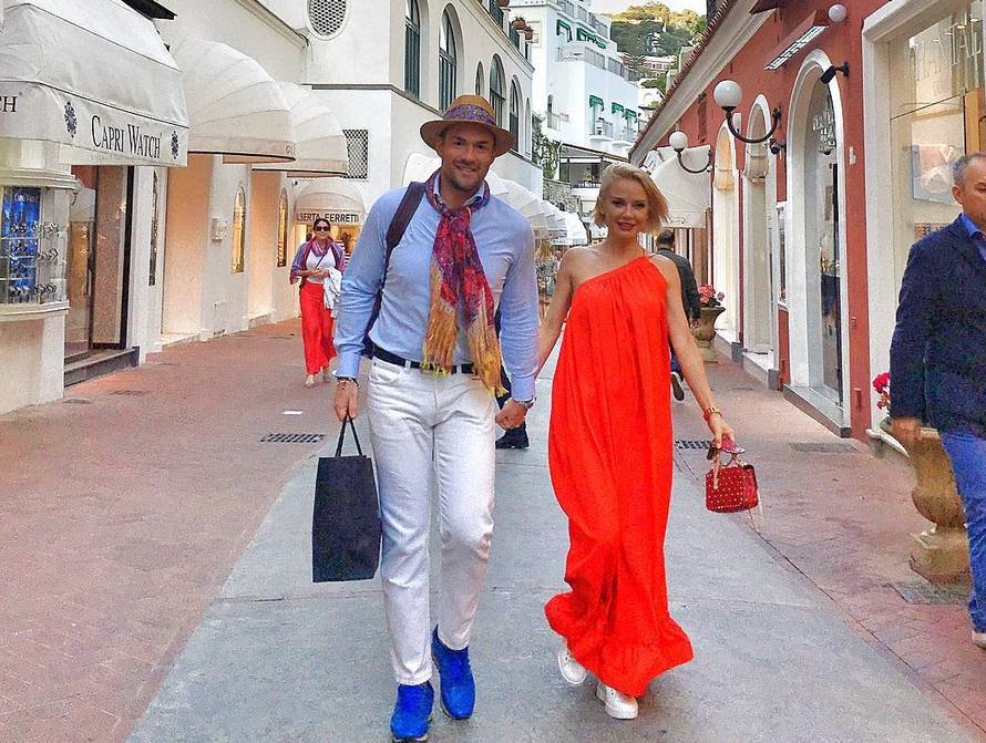 Tko je tu koga kopirao? Maja Šuput i Indira Levak 'svijetle'