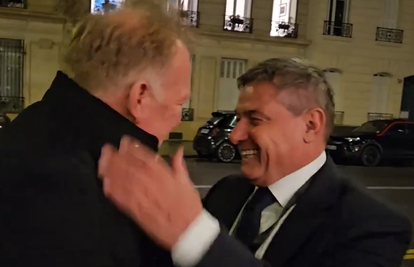 VIDEO Prosinečki u Parizu sreo izbornika Srbije, srdačno su se izgrlili. 'Susret velikih prijatelja'