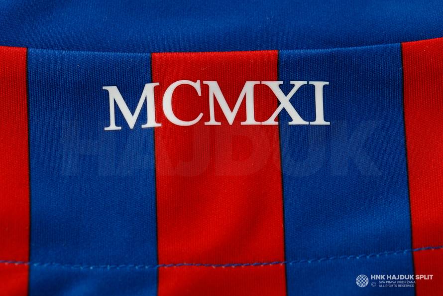 'Bili' se vratili u 1912. godinu: Predstavili su novi treći dres...