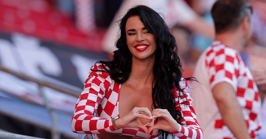 Ivana Knoll u nikad dubljem dekolteu pušta glazbu devama