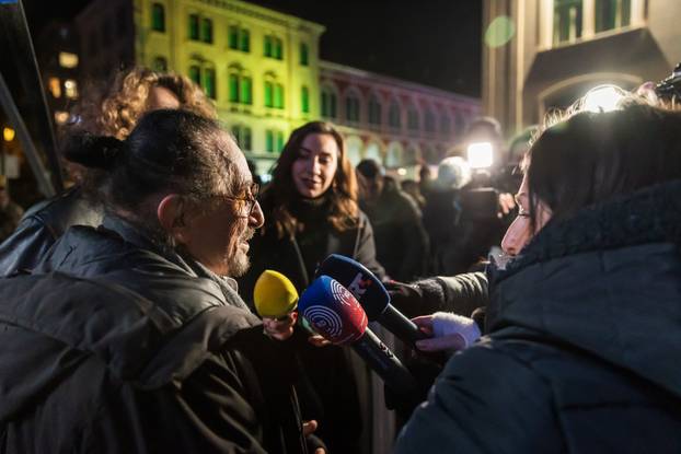 Baby Lasagna na Splitskoj rivi nastupio je prije Željka Bebeka