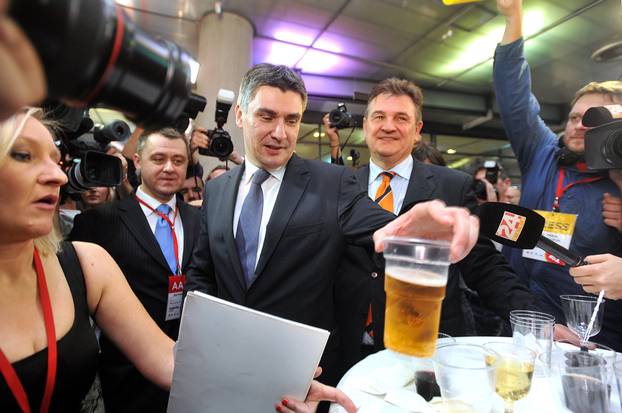 ARHIVA - 2011. Zagreb: Kukuriku koalicija osvojila vlast na parlamentarnim izborima