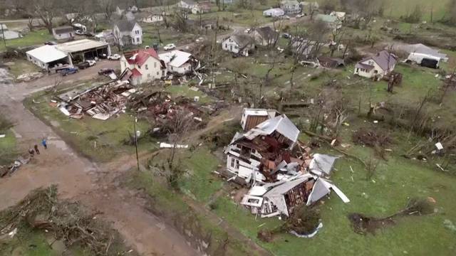 Apokaliptične scene iz zraka nakon razornog tornada u SAD-u: Uništio je kuće i stabla
