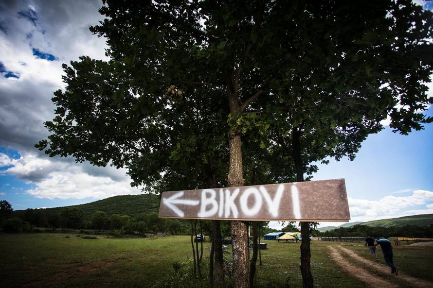 Sudionici koride Dicmo