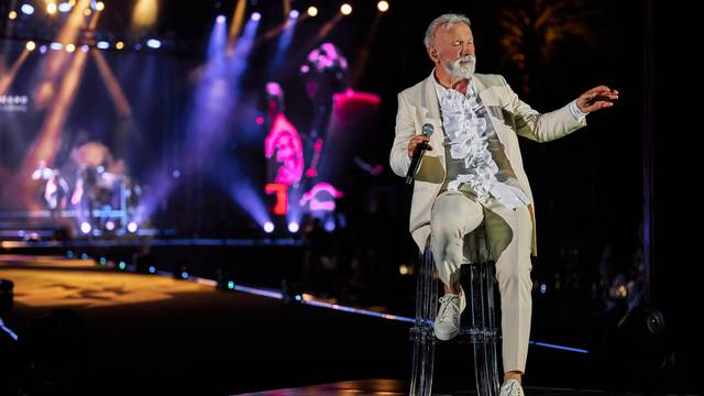 Dino Merlin koncert je posvetio majci: 'Pitam se bi li bila sretna'