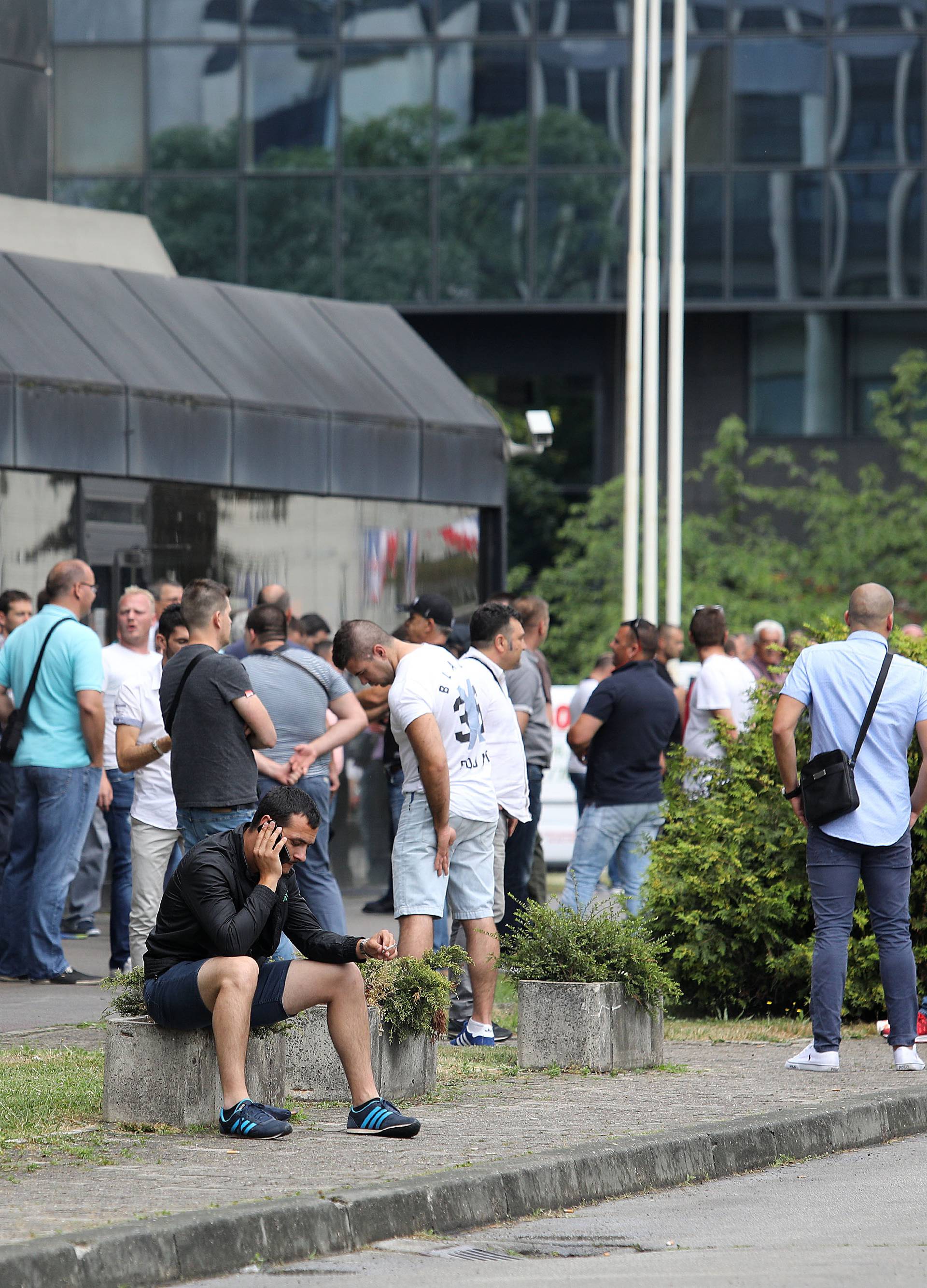 Prometni kaos u Zagrebu: Taksisti blokirali Vukovarsku